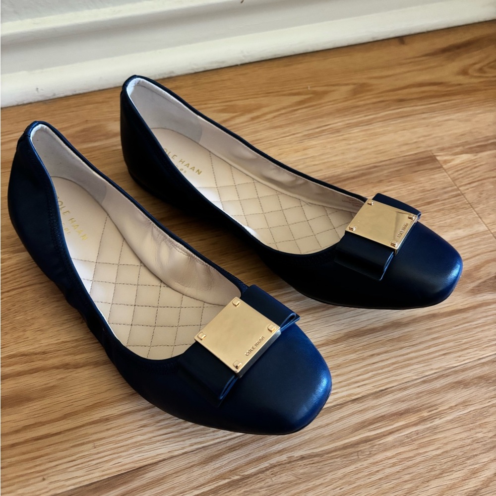 Cole Baan Tali Modern Bow Ballet Flats in Navy Leather w/ Gold Hardware